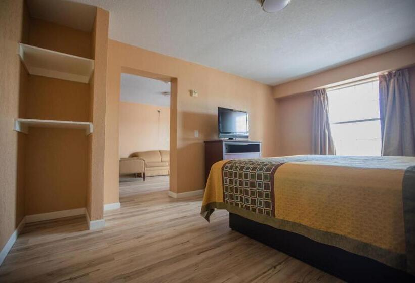 キングサイズベッドのスイートルーム, The Crossroads Hotel And Suites Irving