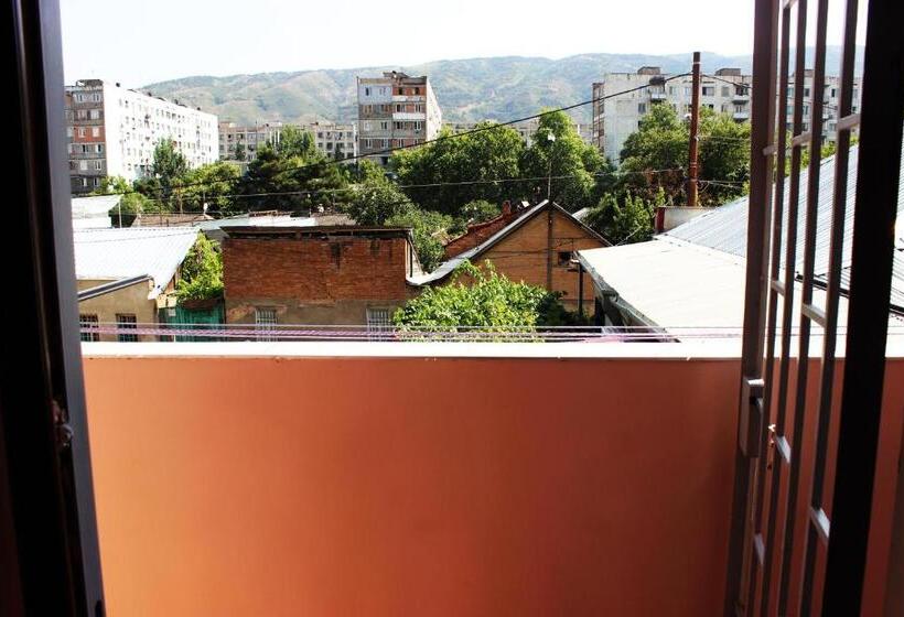 اتاق استاندارد با بالکن, Golden Way