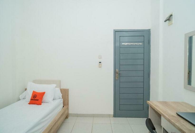 Номер Стандарт Индивидуальный, Koolkost Syariah Near Universitas Moestopo Bintaro