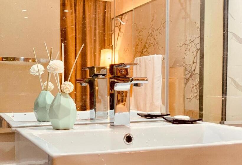 스탠다드 룸, Youngsun