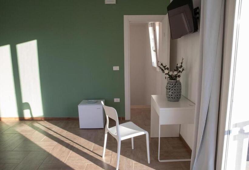 اتاق استاندارد چهارنفره با بالکن, Largo Sicilia B&b