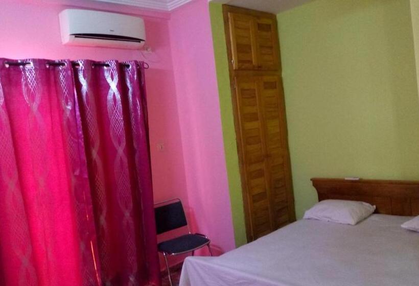 اتاق لوکس با بالکن, Maison Rose+