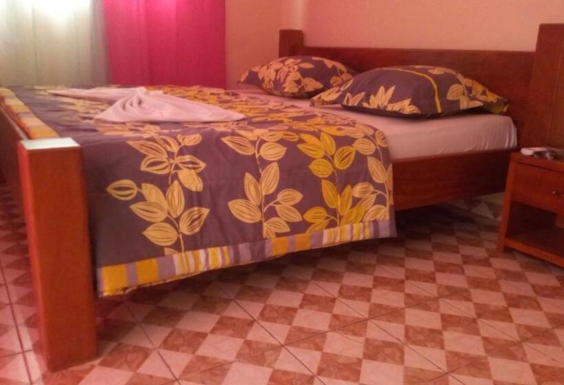 اتاق لوکس با بالکن, Maison Rose+