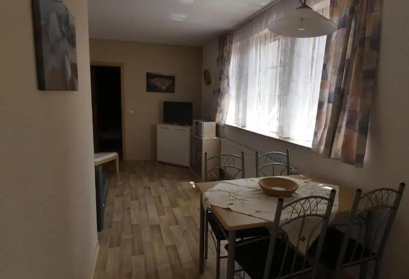 Huoneisto 1 Makuuhuone, Pension Ufert