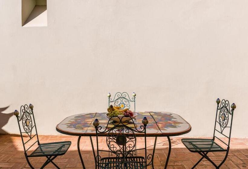 Superior 2-bedroom flat with a view, Villa Guinigi Dimora Di Epoca Exclusive Residence & Pool