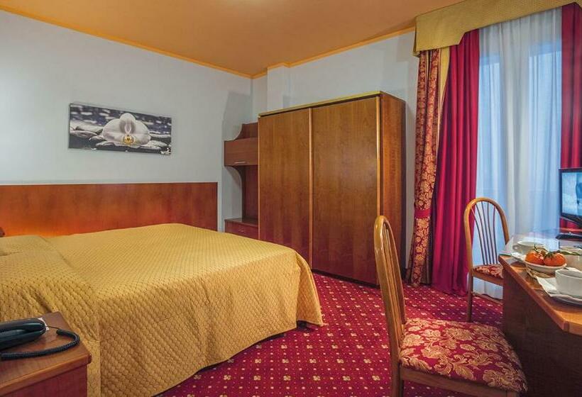 غرفة قياسية مزوَّدة بتراس, Terme Cristoforo