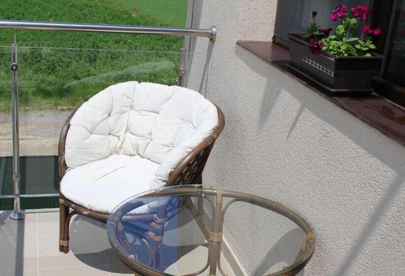 テラス付きスタンダードルーム, Indeep Club