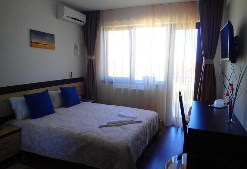 テラス付きスタンダードルーム, Indeep Club