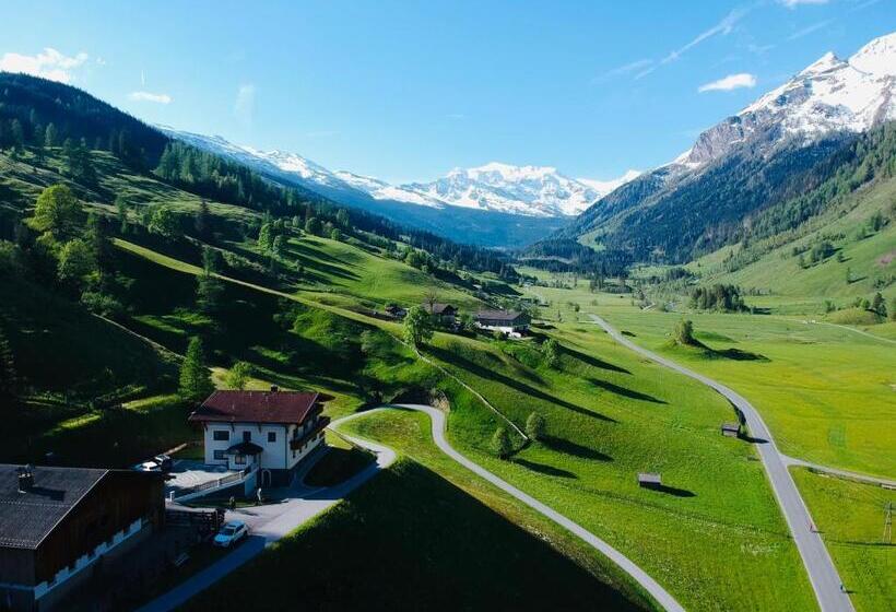 شقة غرفة واحدة, Lackenhof