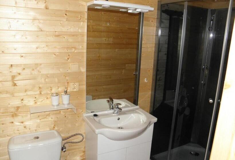 スタンダードバンガロー, Penzion U Lišky