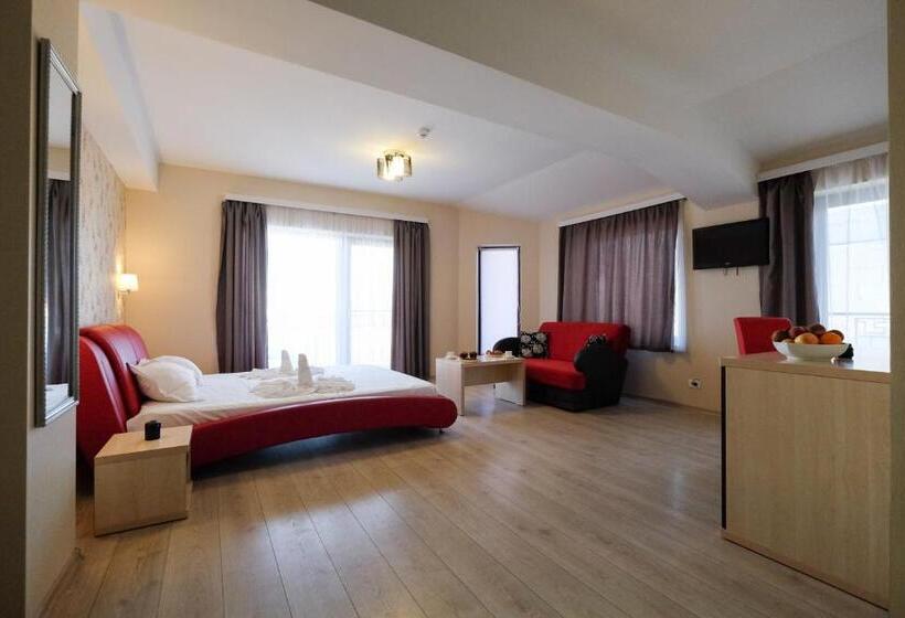 חדר משפחתי, Royal Paradise Beach