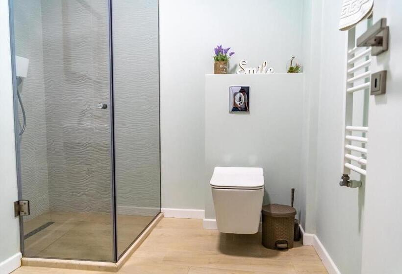 דירת חדר בקומת קרקע, Royal Paradise Beach