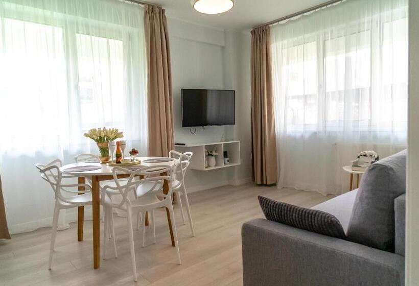 דירת חדר בקומת קרקע, Royal Paradise Beach