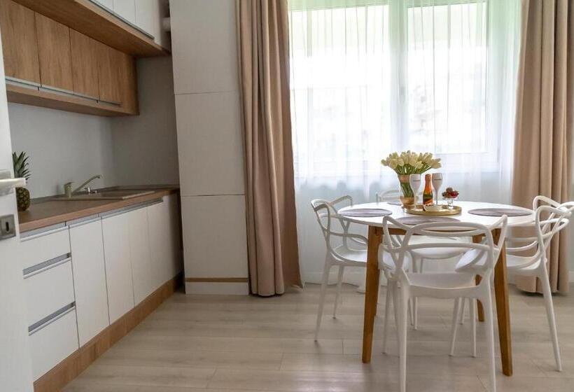 דירת חדר בקומת קרקע, Royal Paradise Beach