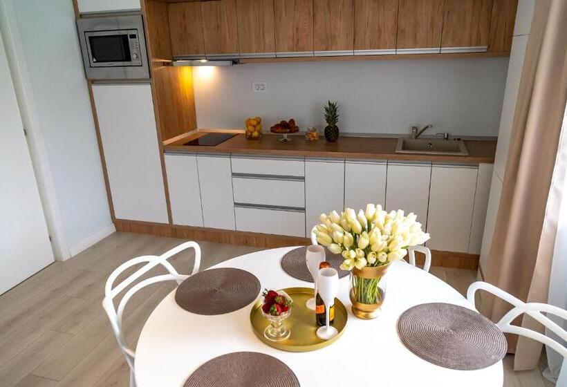 דירת חדר בקומת קרקע, Royal Paradise Beach