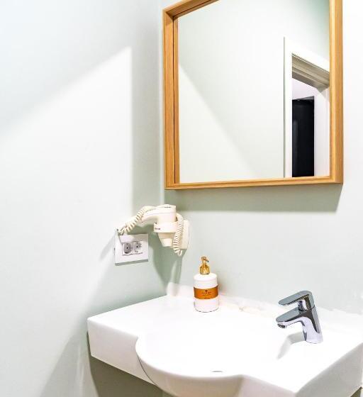 דירת חדר בקומת קרקע, Royal Paradise Beach