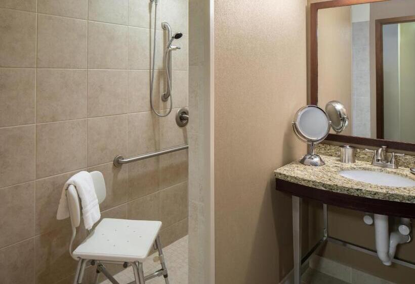 Номер Deluxe Кровать Кинг, Riverside Casino & Golf Resort