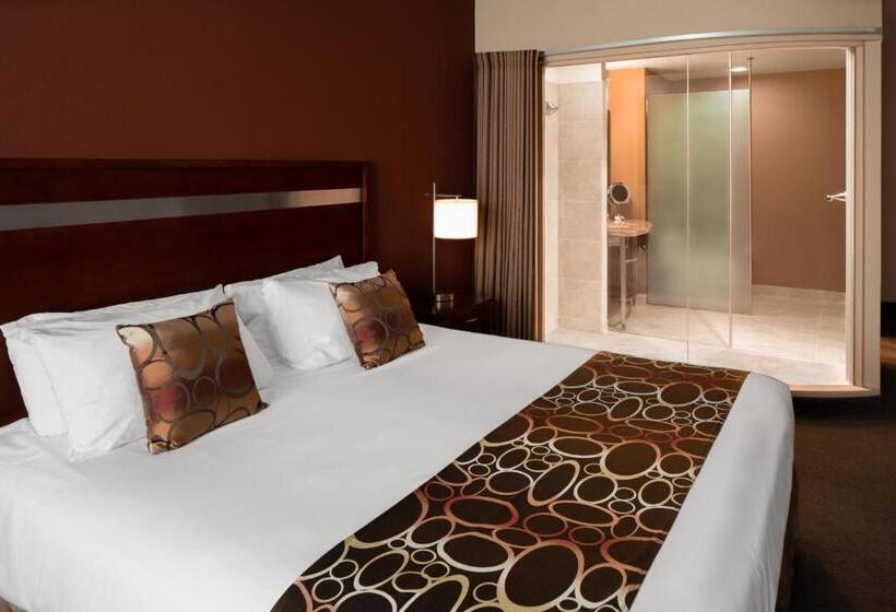 Номер Deluxe Кровать Кинг, Riverside Casino & Golf Resort