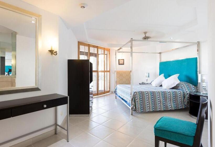 Люкс Вид на Бассейн, Atlas Suites Tenerife