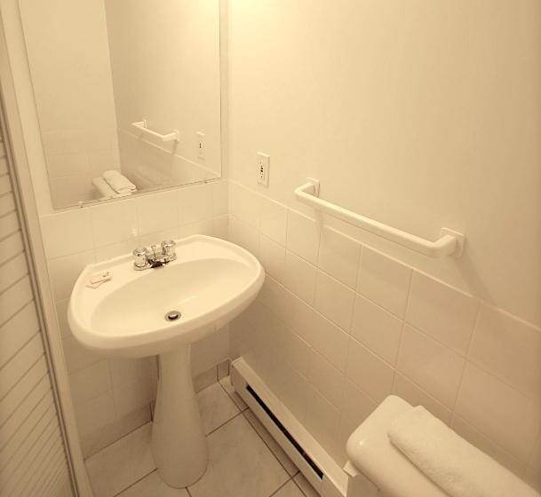 Номер Стандарт, Auberge Michel Doyon