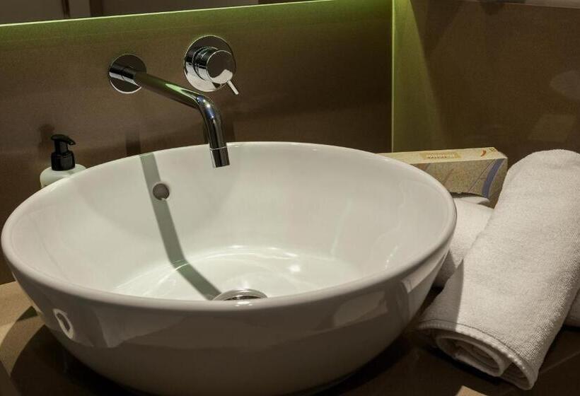 اتاق استاندارد یک نفره, Avenida Boutique