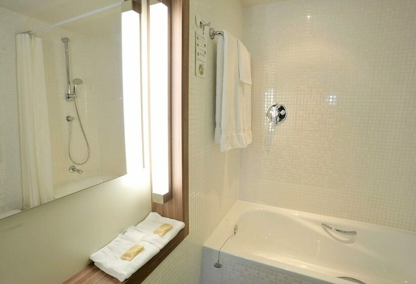 اتاق استاندارد, Travelodge Málaga Airport