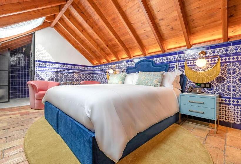 デラックスルーム, Claude Marbella