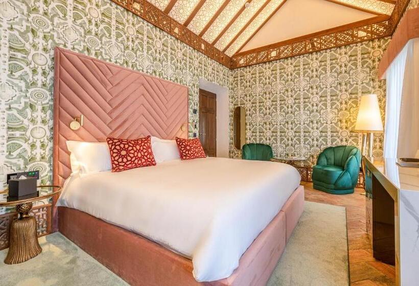 バルコニー付スイート, Claude Marbella