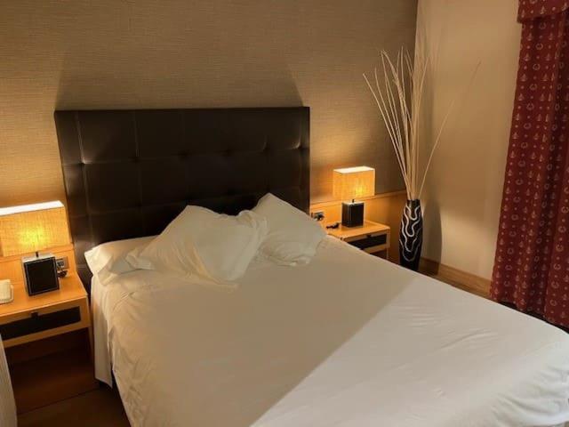 标准间, Coto Real