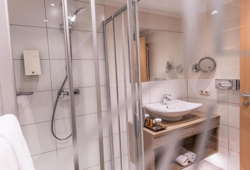 Номер Стандарт Вид на Сад, Das Balance   Spa & Golf Hotel Am Wörthersee