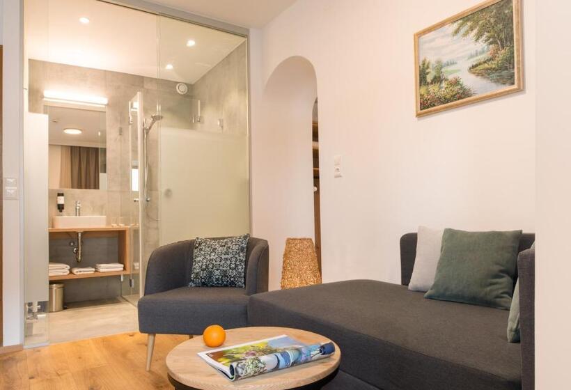 Comfort room with lake view, Ferienhof Neusacher Moser