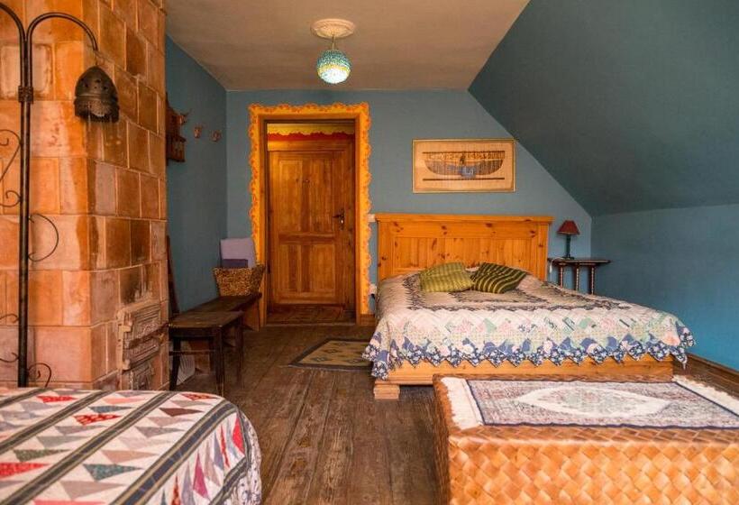 اتاق خانوادگی, Fontaine Valhalla