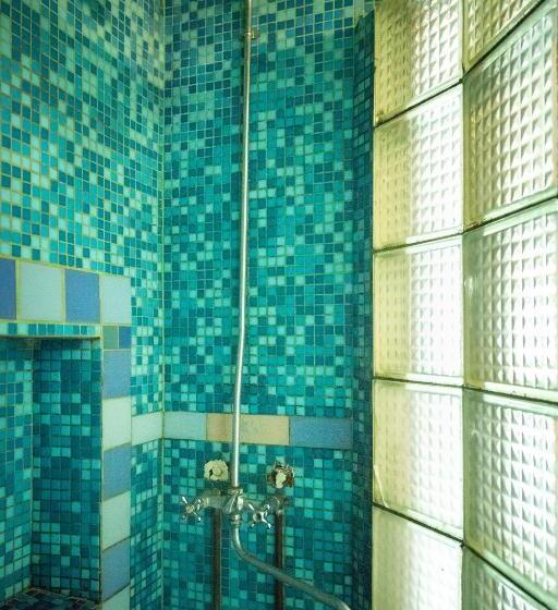 اتاق اکونومی با حمام مشترک, Fontaine Valhalla