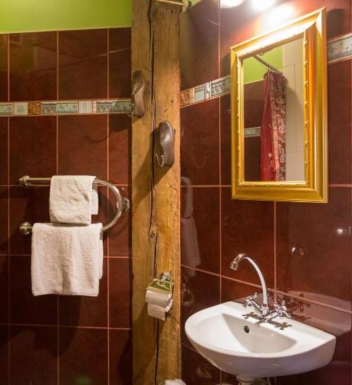 اتاق لوکس با بالکن, Fontaine Valhalla