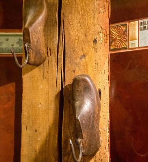 اتاق لوکس با بالکن, Fontaine Valhalla