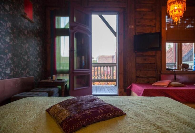اتاق لوکس با بالکن, Fontaine Valhalla