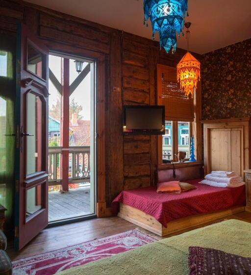 اتاق لوکس با بالکن, Fontaine Valhalla