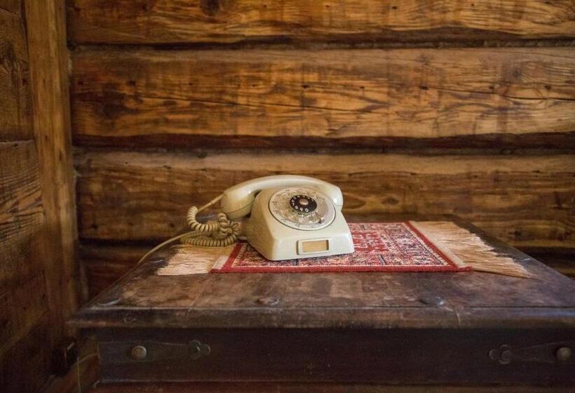 اتاق لوکس, Fontaine Valhalla