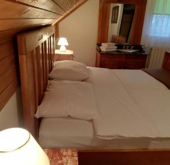 标准三人间共用浴室, Guesthouse Arnika