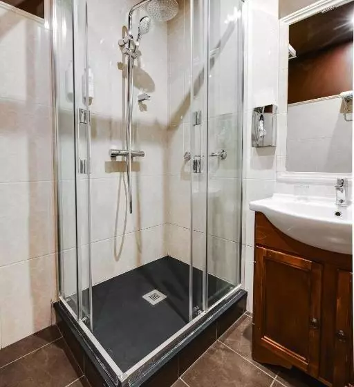 اتاق سوپریور یک تخته, Jelgava