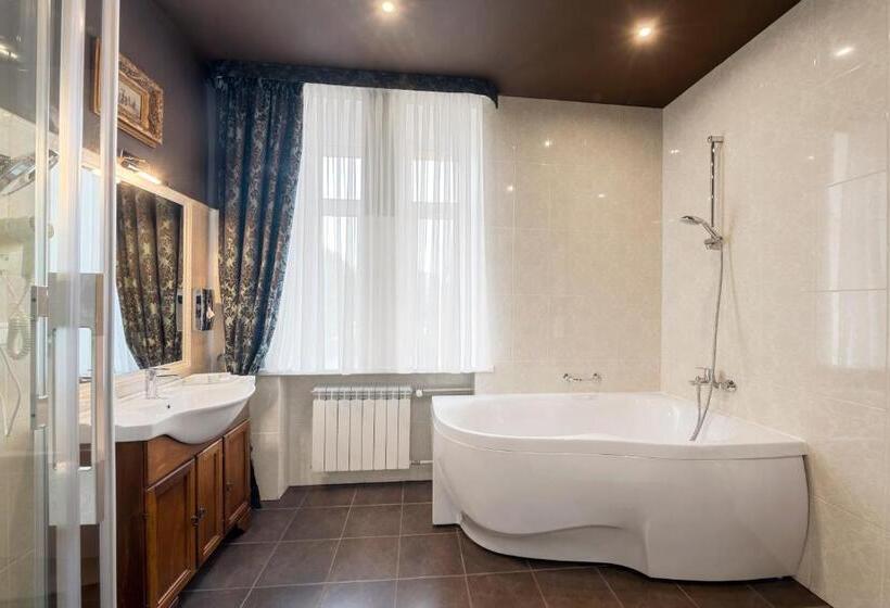 اتاق لوکس سه تخته, Jelgava