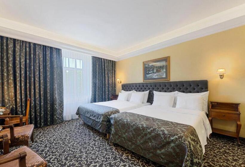 اتاق استاندارد چهار تخته, Jelgava