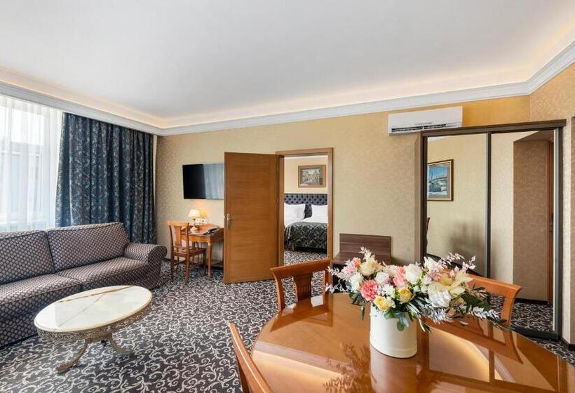 Executive Suite, Jelgava