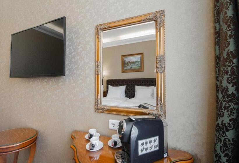 اتاق استاندارد سه نفره, Jelgava