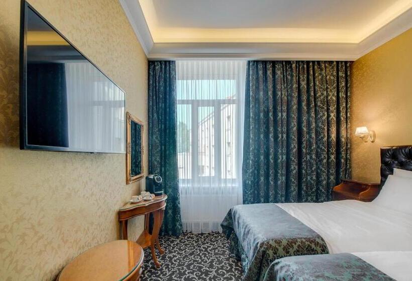 اتاق استاندارد سه نفره, Jelgava