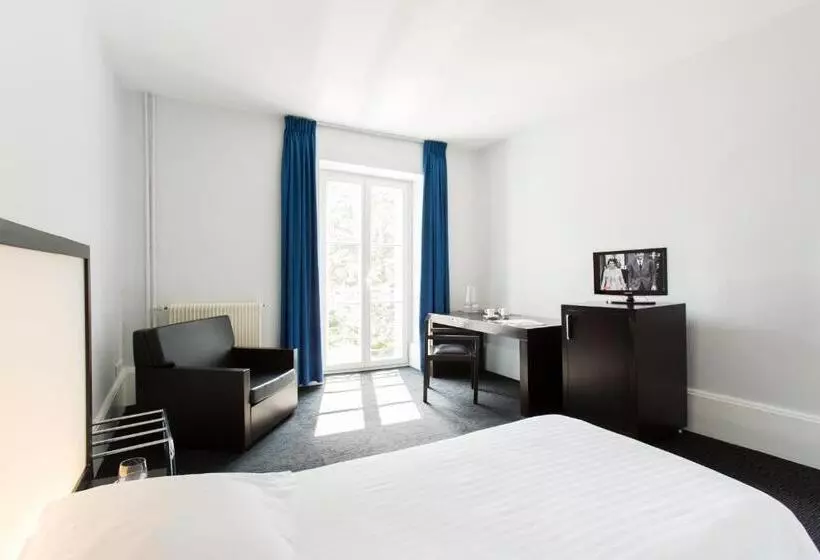 Standard Yhden Hengen Huone, Le Grand