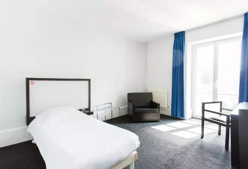 Standard Yhden Hengen Huone, Le Grand