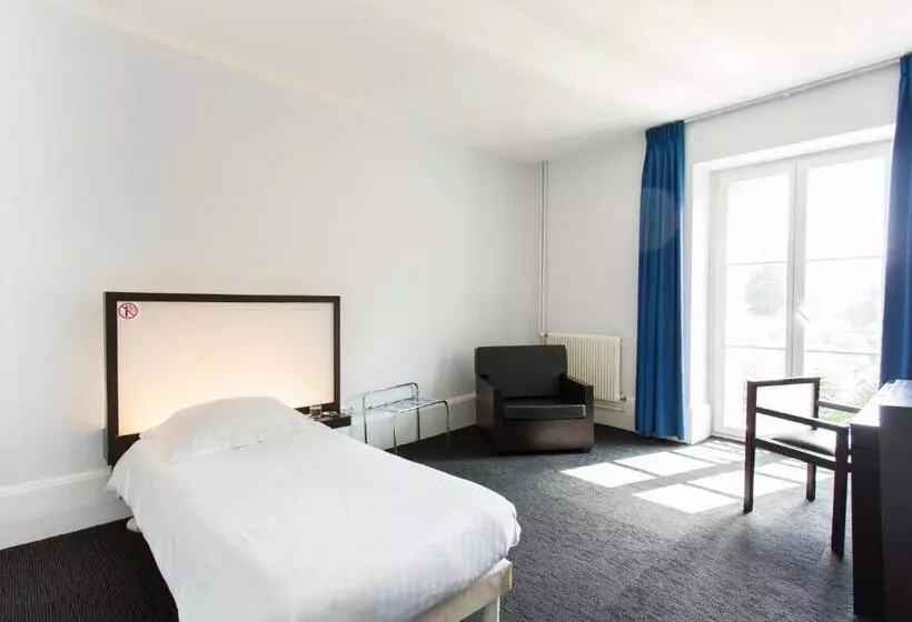 Standard Yhden Hengen Huone, Le Grand