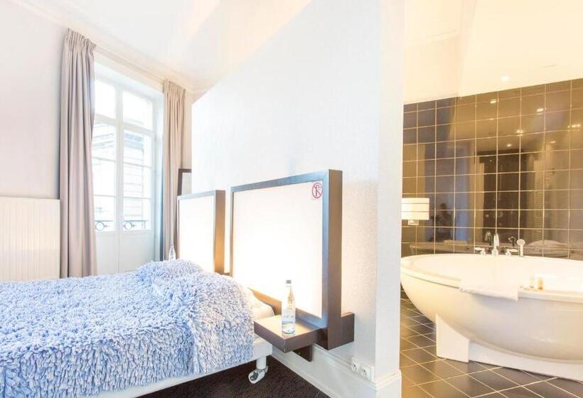 جناح جونيور, Le Grand