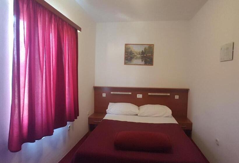 غرفة قياسية, Mirni Kutak